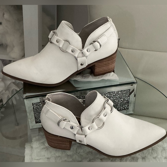 Carlos by Carlos Santana Women's White Ankle Boot - Picture 2 of 5